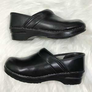 DANSKO | Professional Cabrio Clogs | Black | 38